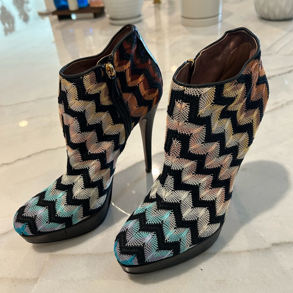 Missoni Iconic Zig Zag Booties sz 9.5 Made in Italy EXCELLENT CONDITION